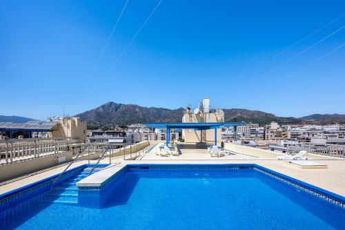 Marbella Center Bechfront 4 persons