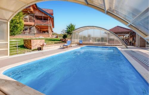 Cozy Home In Brezane Lekenicke