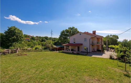 2 Bedroom Cozy Apartment In Kastav