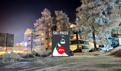 CORSO RUSTIC Luxury Apartment Harrachov, Ski in - Ski out, High Speed Wi-fi, Smart TV v zimě