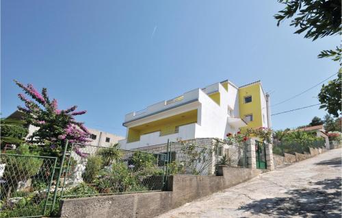 Cozy Apartment In Trogir With Sauna