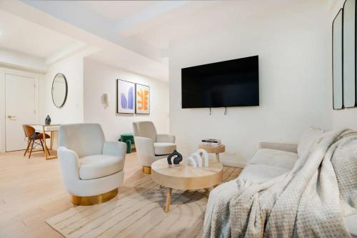 Televisyen dan/atau pusat hiburan di 52-3D Massive New Reno 2BR