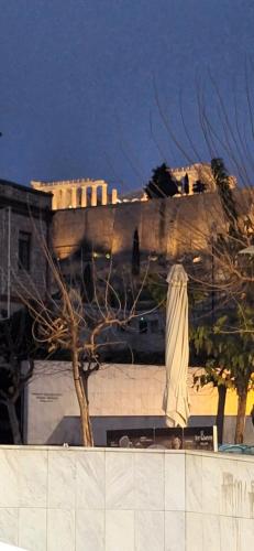 Xenia's Elegant Acropolis Suite