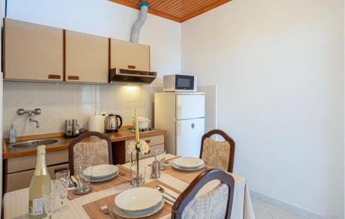 1 Bedroom Beach Front Apartment In Podstrana