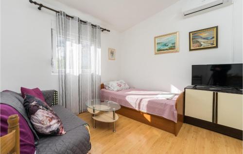 Pet Friendly Apartment In Pag With Wifi