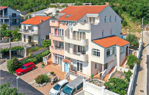 Lovely Apartment In Dramalj With Wifi