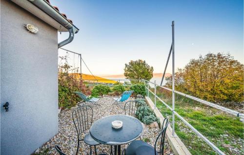 1 Bedroom Gorgeous Apartment In Gondolici