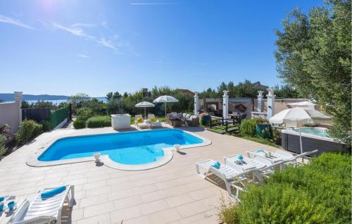 Amazing Home In Kastel Sucurac