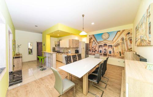 Amazing Home In Kastel Sucurac