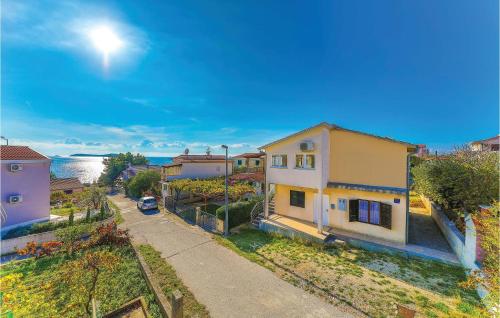 Two-Bedroom Apartment In Rogoznica