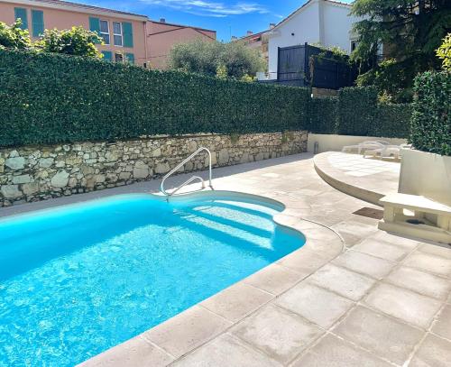 Photo de la galerie de l'établissement Cosy Studio avec piscine résidentielle & Proche centre ville, à Cannes