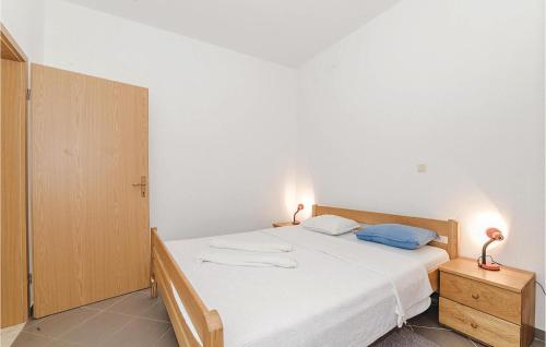 1 Bedroom Amazing Apartment In Biograd
