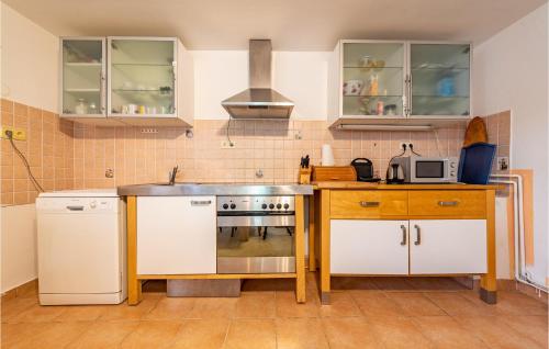 1 Bedroom Stunning Apartment In Zadar