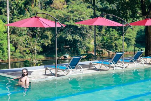 Bazén v ubytování Aramya river front boutique hotel nebo v jeho okolí