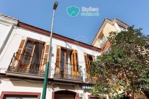 Casa TIPICA MALAGUEÑA con PATIO en el centro