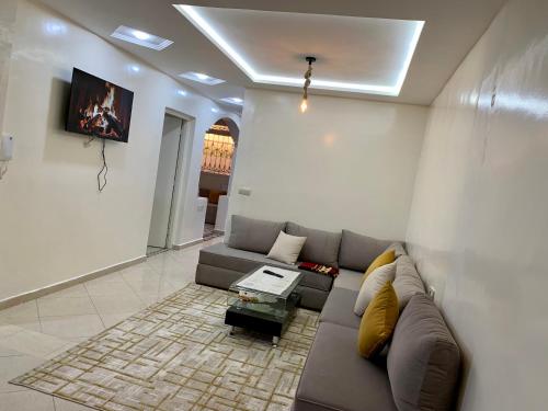 Μια τηλεόραση ή/και κέντρο ψυχαγωγίας στο Apartment Haut Standing