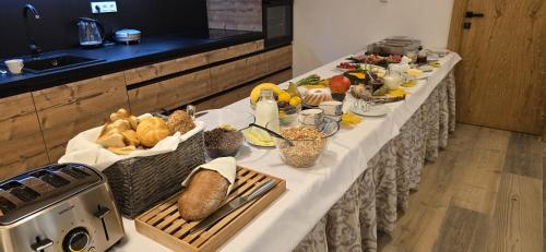 Φαγητό σε αυτό το διαμέρισμα ή κάπου εκεί κοντά