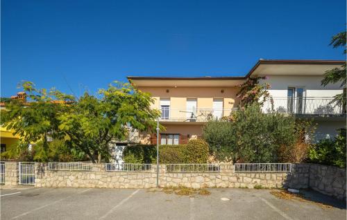Pet Friendly Apartment In Novi Vinodolski