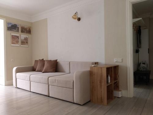 Room in Baku for girls and women