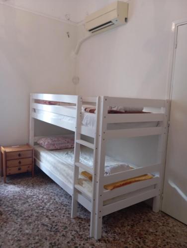 White Bunk Bed in dorm 5' from metro