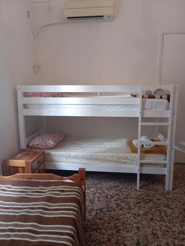 White Bunk Bed in dorm 5' from metro