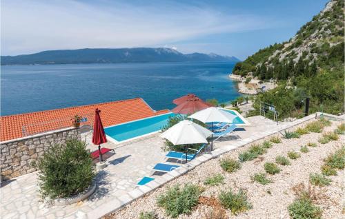 Awesome Apartment In Duba With Wifi