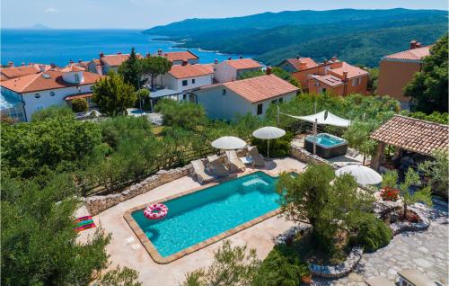 Hồ bơi trong/gần Holiday Home Gornji Rabac Iii
