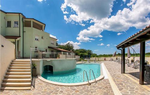 Lovely Apartment In Pula With Wifi