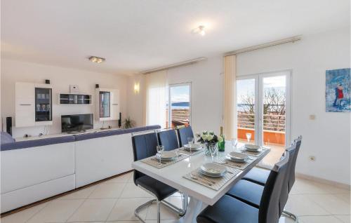 Beautiful Home In Kastel Luksic