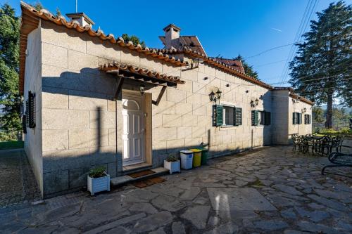 Το κτήριο όπου στεγάζεται  η παραθεριστική κατοικία
