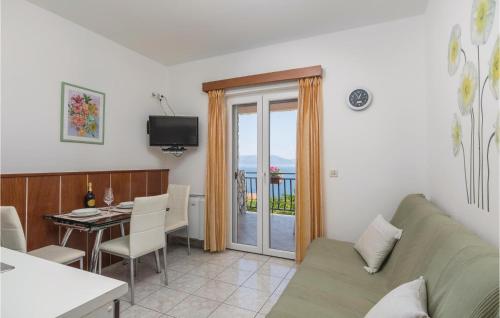 1 Bedroom Beach Front Apartment In Labin