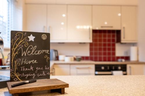 Dapur atau dapur kecil di The Light & Luxe Haven