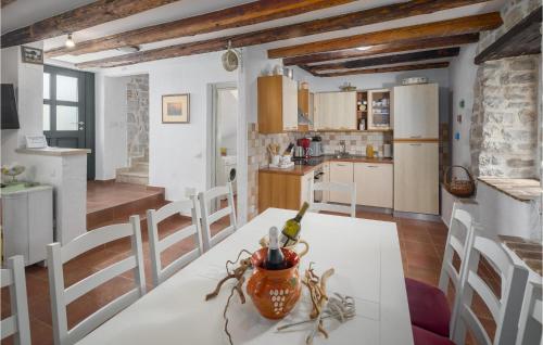 Gorgeous Home In Porec