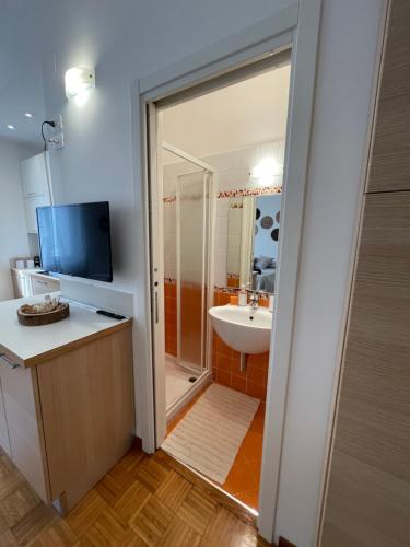 Ένα μπάνιο στο In centro - Alassio apartment