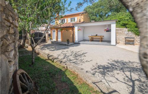 Stunning Home In Rovinjsko Selo