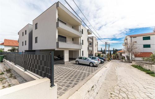 Cozy Apartment In Seget Donji With Wifi