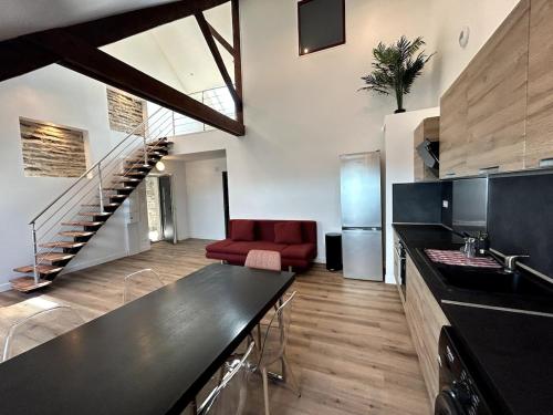 Modern renovated apartment #8 with 7pers mezzanine