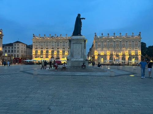 Photo de la galerie de l'établissement Studio place Stanislas à Nancy, à Nancy