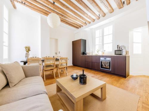 SUPERB apartment in the heart of the Marais