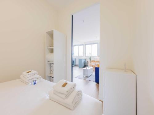 Charming apartment with 1 BDR 2 P Muette 16 ème