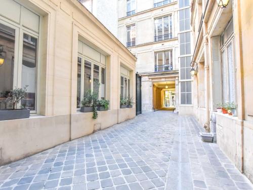 Perle rare Triangle d'Or Great Studio with Terrace - BAIL MOBILITE