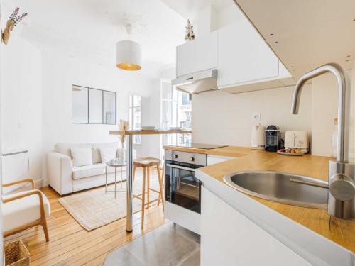 Flat with balcony 1BDR 2P - Batignolles
