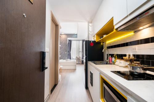 Η κουζίνα ή μικρή κουζίνα στο Saigon CBD Apartment - Infinity Pool
