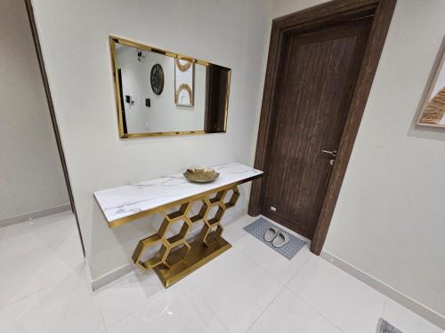 الشقق الفاخرة Modern Apartments of 3 Bedrooms 5 minutes to Haram