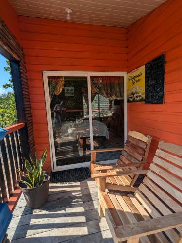 Palmento Grove Garifuna Eco-Cultural & Healing Instituteにあるバルコニーまたはテラス