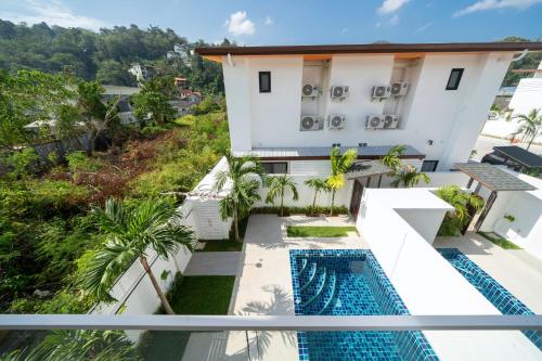 Kolam renang di atau dekat dengan Goldena Twin Private Pool Villas