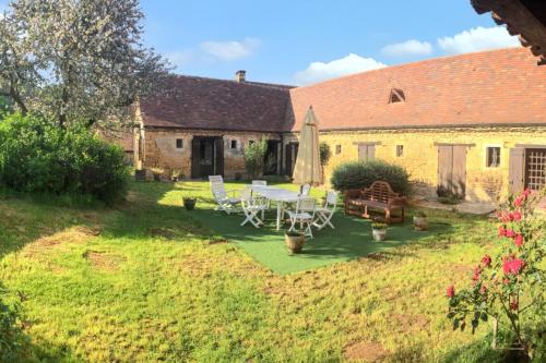 Maison charmante en campagne près de Marquay avec piscine privée