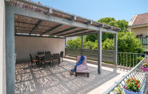 Balkón nebo terasa v ubytování 2 Bedroom Amazing Apartment In Sutivan