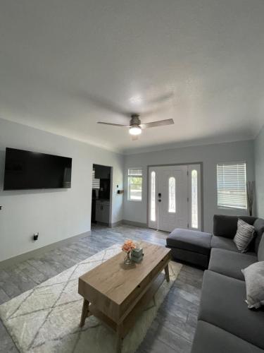 Φωτογραφία από το άλμπουμ του Two bedroom midtown beauty στο Σακραμέντο