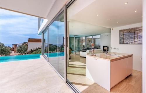 Luxurious Home In Granada